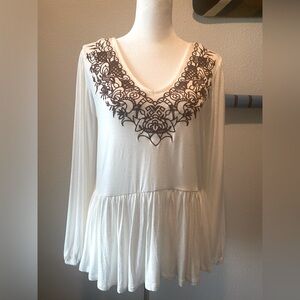 Emily Daniels NWT Boho Embroidered Peplum Blouse Sz S